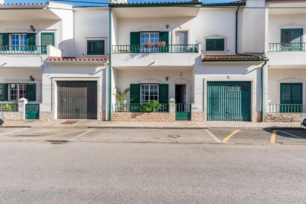 Suite Mendanha Samora Correia Exterior photo