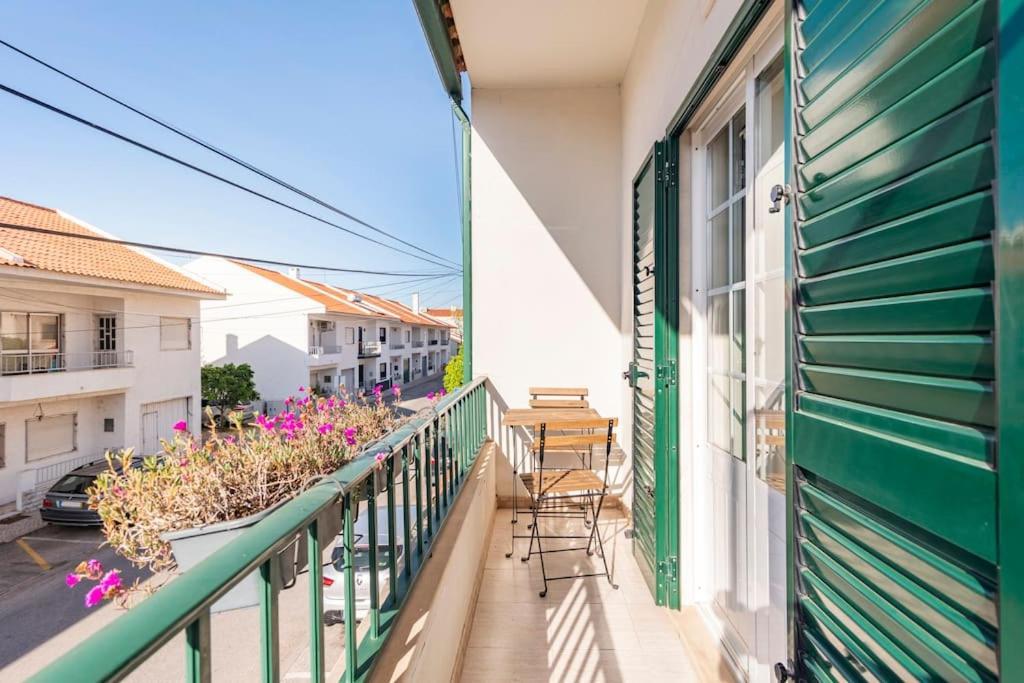 Suite Mendanha Samora Correia Exterior photo
